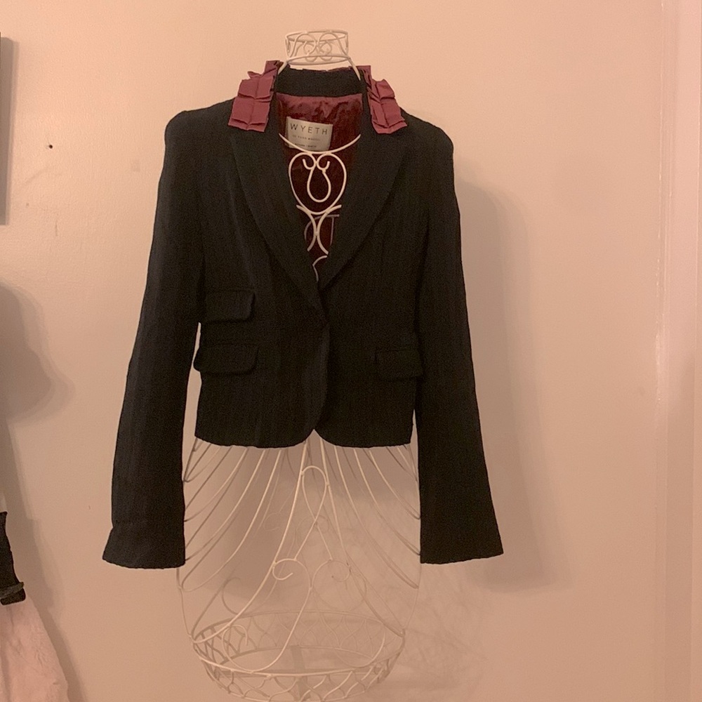 Black cropped blazer from Wyeth